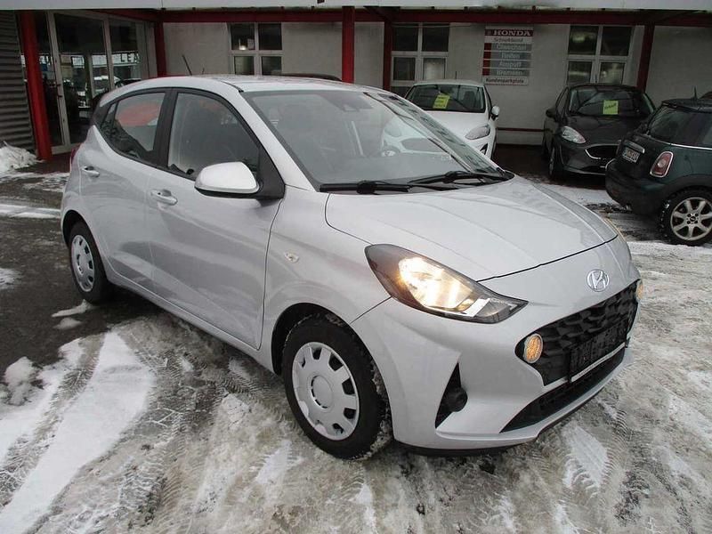 Gebraucht Hyundai i10 Select 67 PS (49 kW) 2021 Silber Kleinwagen