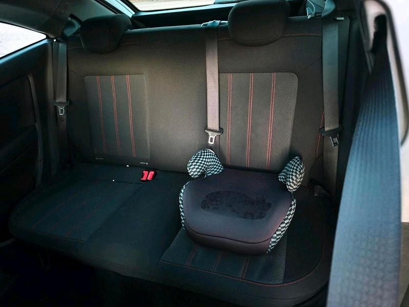 Second-hand Opel Corsa 101 CP (74 kW) 2011 Alb Hatchback