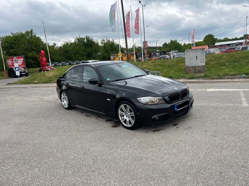 Schwarz Gebraucht 2011 BMW 320 M Sport Limousine | 6.999 € (Guter Preis) - Bild 1/4