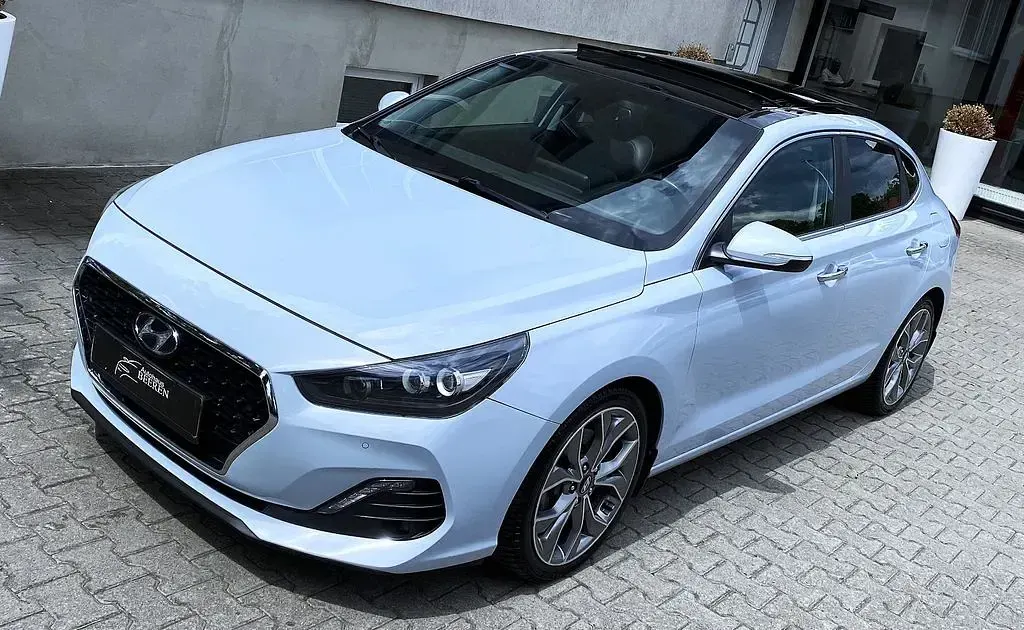 Gebraucht Hyundai i30 Style 140 PS (102 kW) 2019 Weiß Limousine