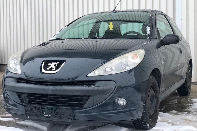 Gebraucht Peugeot 206+ 60 PS (44 kW) 2011 Grau Kleinwagen