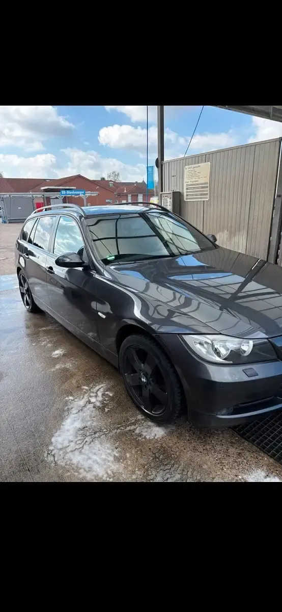 Gebraucht BMW 320 163 PS (119 kW) 2006 Grau Kombi