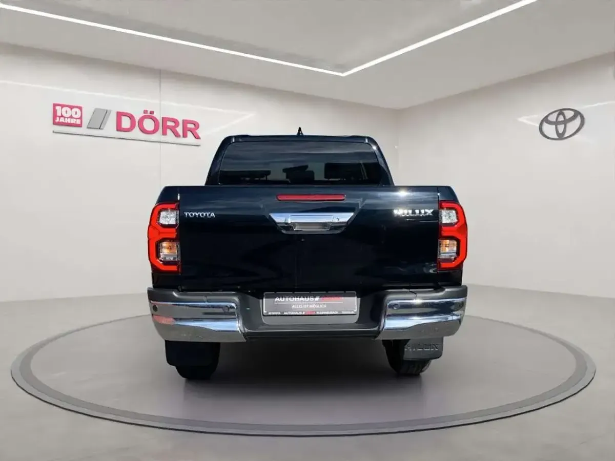 Neu Toyota HiLux Executive 204 PS (150 kW) 2025 Schwarz metallic Pickup
