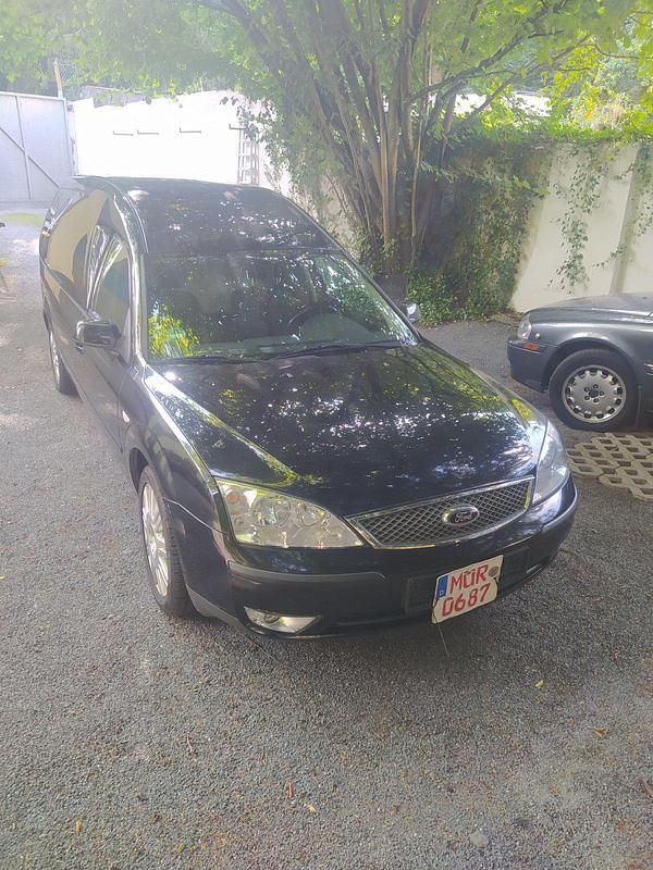 Schwarz Gebraucht 2004 Ford Mondeo Kombi | 4.000 € - Bild 1/4