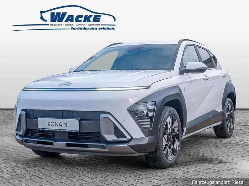 Farbe: weiss Gebraucht 2024 Hyundai Kona Trend SUV | 29.770 € (Fairer Preis) - Bild 1/4