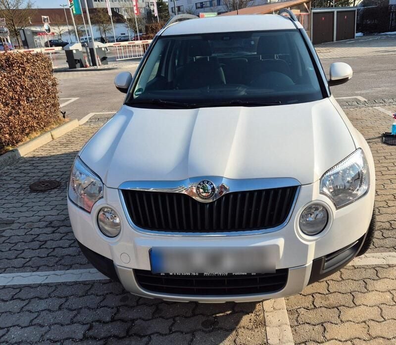 Weiß Gebraucht 2013 Skoda Yeti Ambition SUV | 8.750 € (Fairer Preis) - Bild 1/4