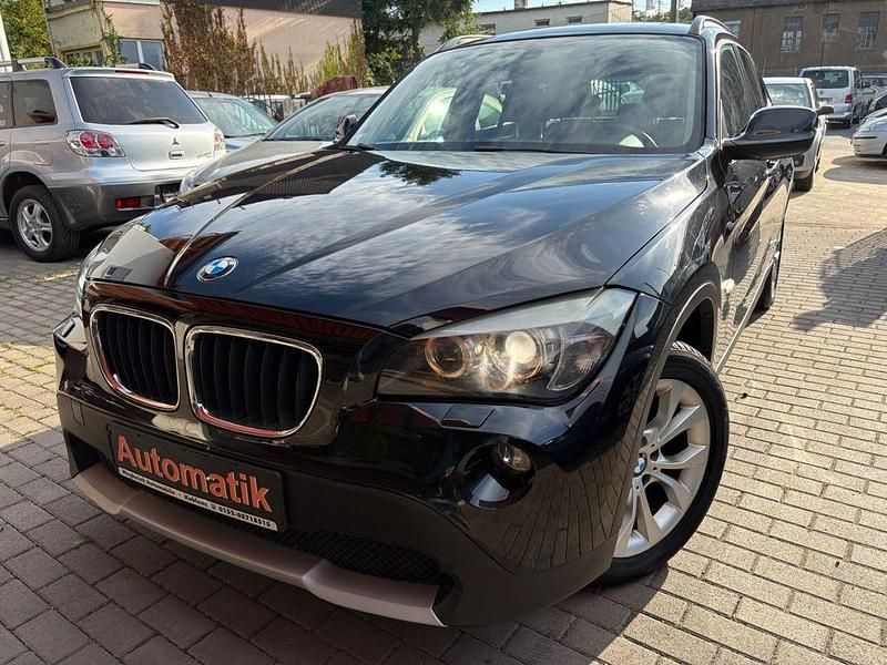 Schwarz Gebraucht 2010 BMW X1 Sport Line SUV | 11.999 € (Etwas zu teuer) - Bild 1/4