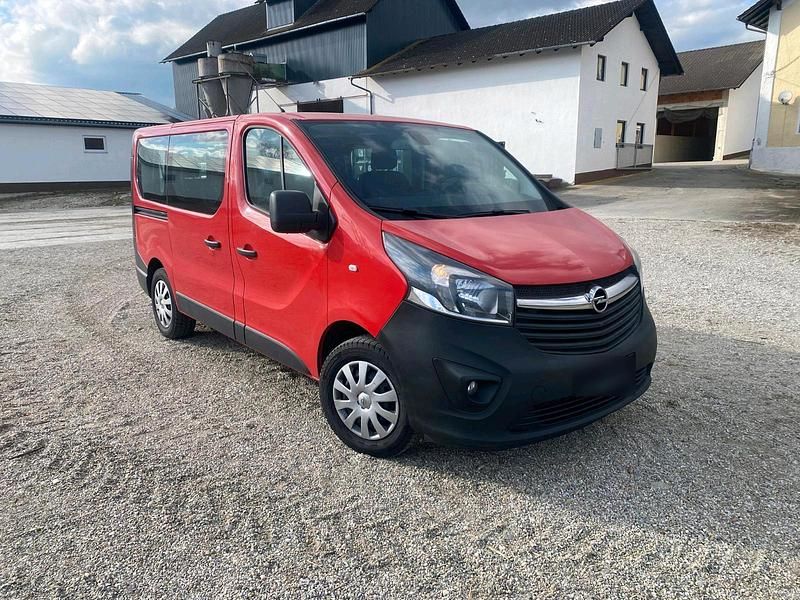 Gebraucht Opel Vivaro 125 PS (91 kW) 2018 Rot Van / Kleinbus