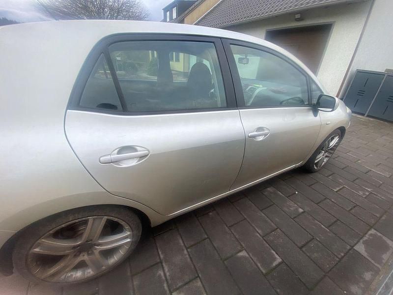 Gebraucht Toyota Auris Sol 124 PS (91 kW) 2008 Silber Kleinwagen