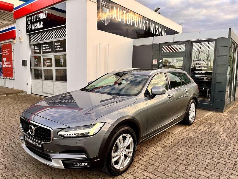 Grau Gebraucht 2018 Volvo V90 CC Kombi | 28.480 € (Fairer Preis) - Bild 1/4