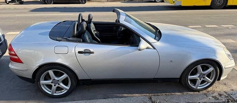 Gebraucht Mercedes SLK230 197 PS (144 kW) 2000 Silber Cabrio