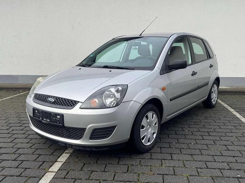 Silber Gebraucht 2007 Ford Fiesta Ambiente Limousine | 3.299 € (Etwas zu teuer) - Bild 1/4