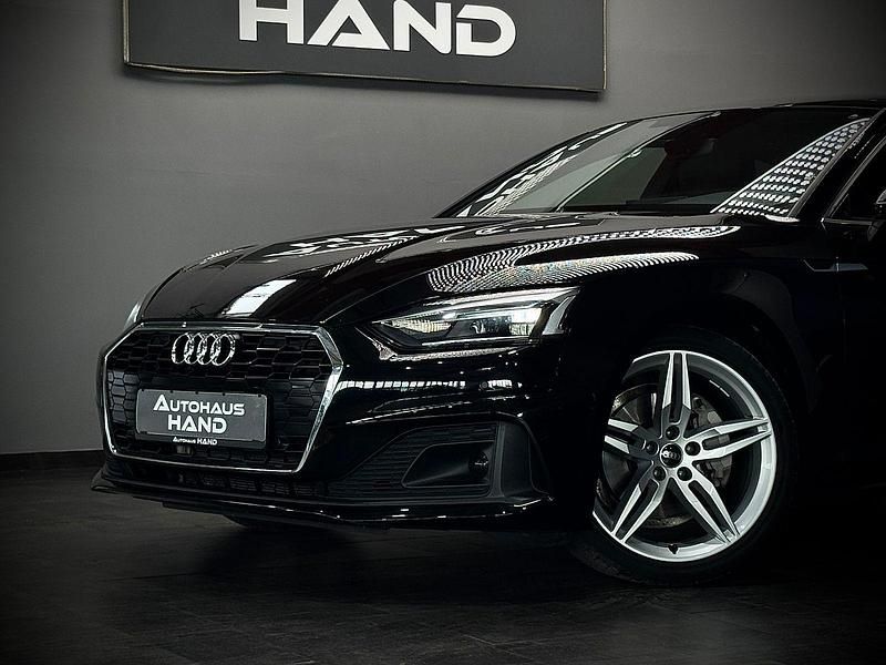 Gebraucht Audi A5 Sportback Sport 204 PS (150 kW) 2022 Brillantschwarz Kleinwagen