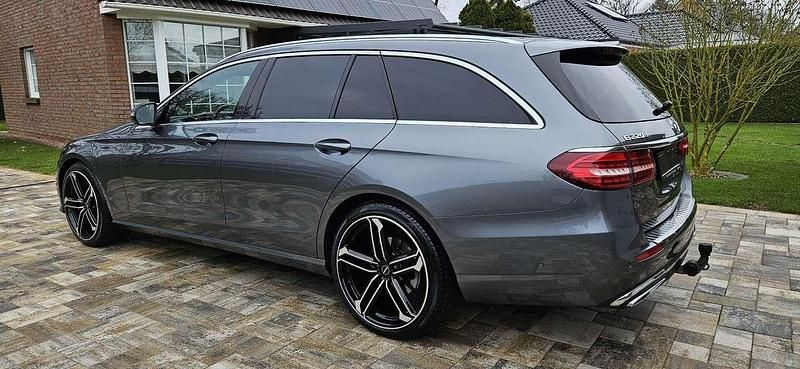 Gebraucht Mercedes E220 Avantgarde 194 PS (142 kW) 2020 Grau Kombi