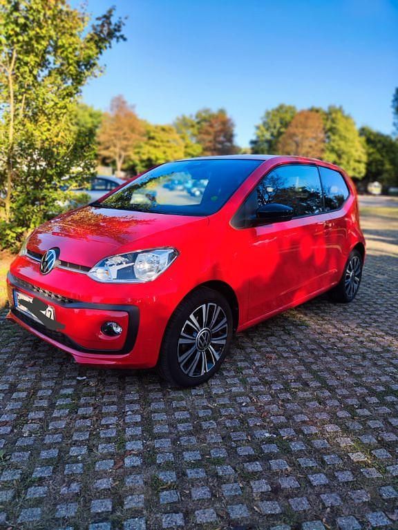 Rot Gebraucht 2021 VW up! United Kleinwagen | 11.990 € (Fairer Preis) - Bild 1/4