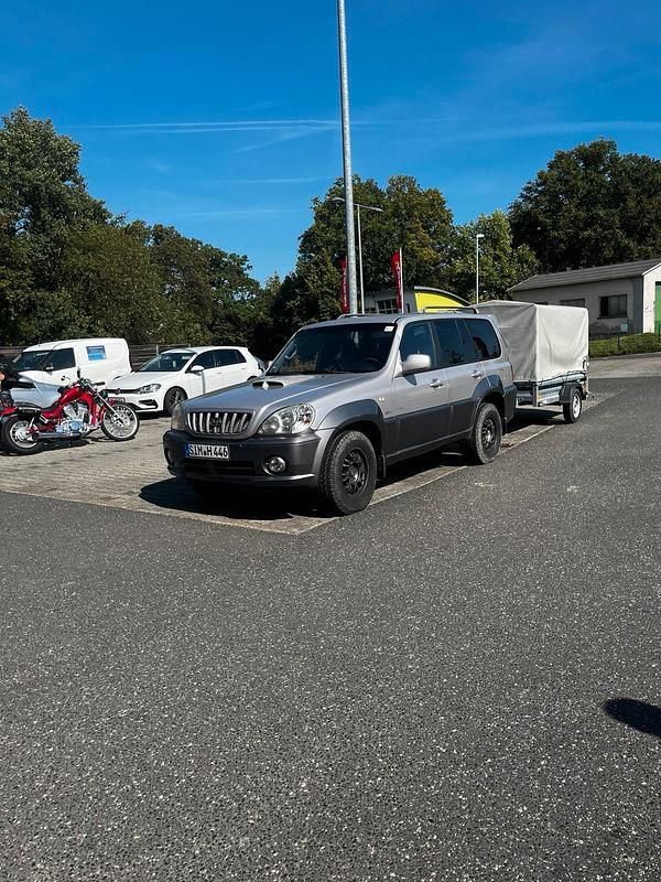 Grau Gebraucht 2004 Hyundai Terracan Edition SUV | 2.000 € (Fairer Preis) - Bild 1/4
