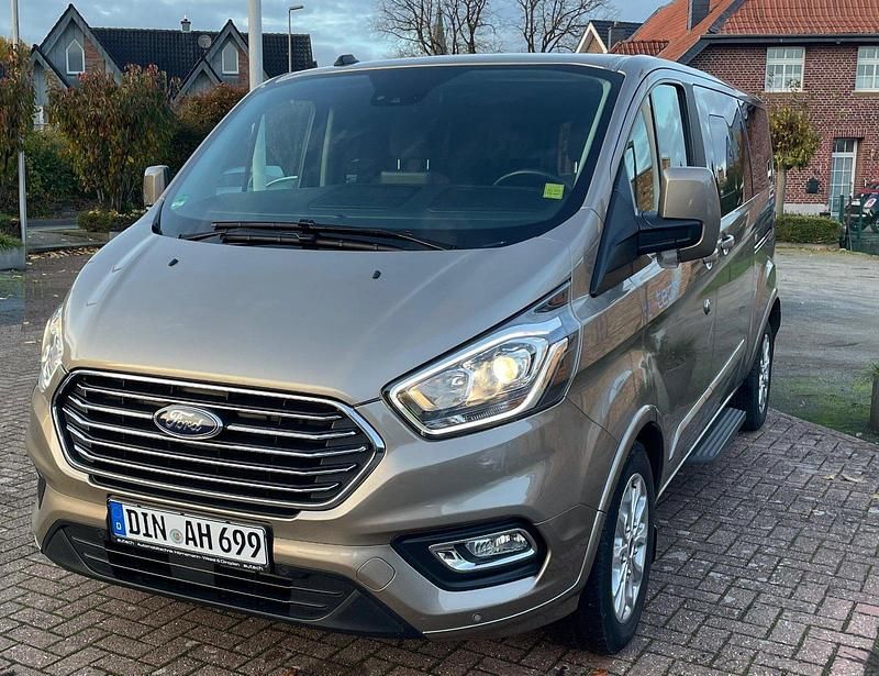 Silber Gebraucht 2021 Ford Tourneo Van / Kleinbus | 34.950 € (Guter Preis) - Bild 1/4