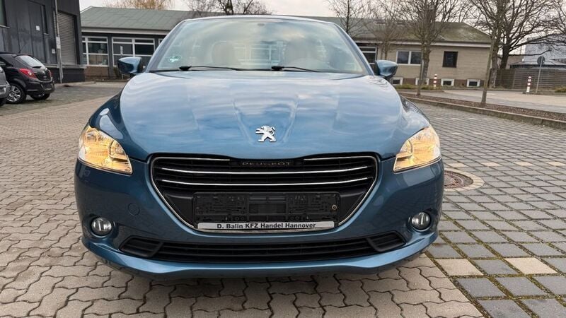 Gebraucht Peugeot 301 82 PS (60 kW) 2016 Blau Limousine