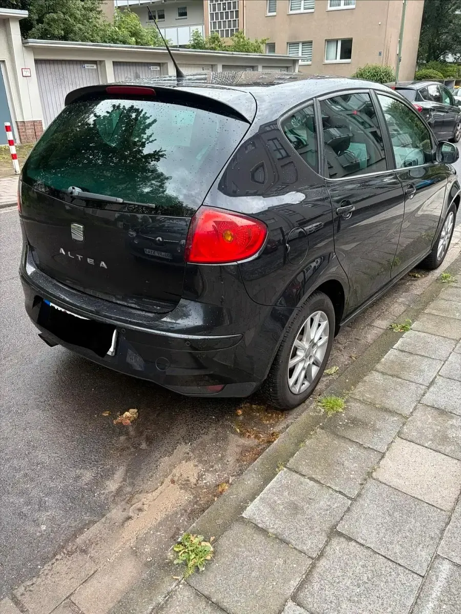 Gebraucht Seat Altea 125 PS (91 kW) 2009 Schwarz Kleinwagen