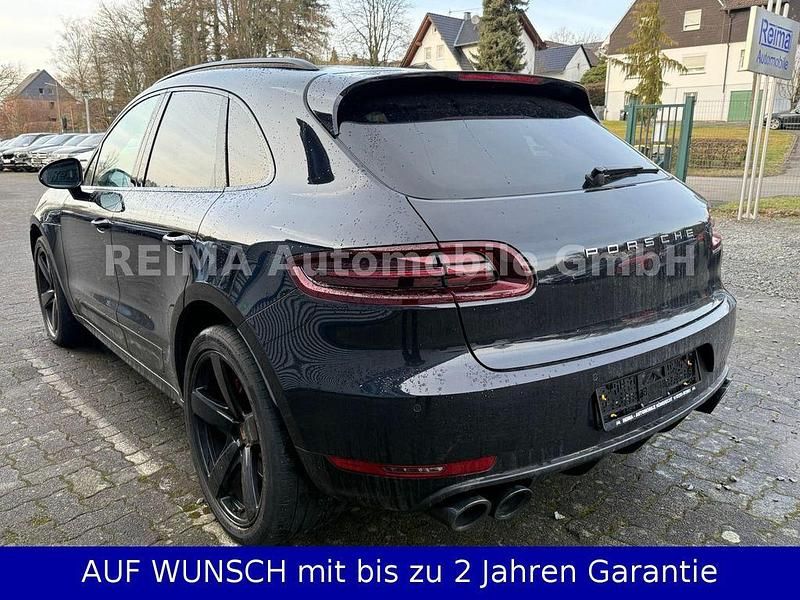 Gebraucht Porsche Macan Turbo Sport 400 PS (294 kW) 2016 Tiefschwarzmetallic SUV