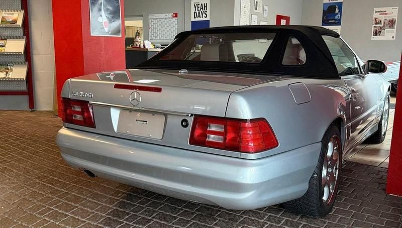 Gebraucht Mercedes SL500 306 PS (225 kW) 2002 Silber Cabrio