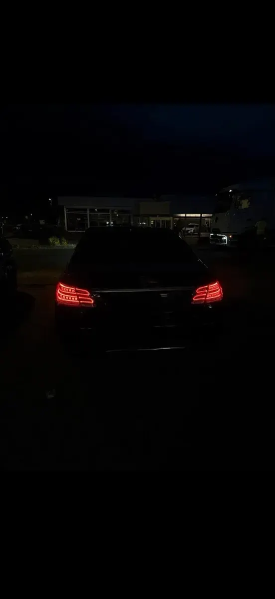 Gebraucht Mercedes E250 Avantgarde 204 PS (150 kW) 2010 Schwarz Limousine