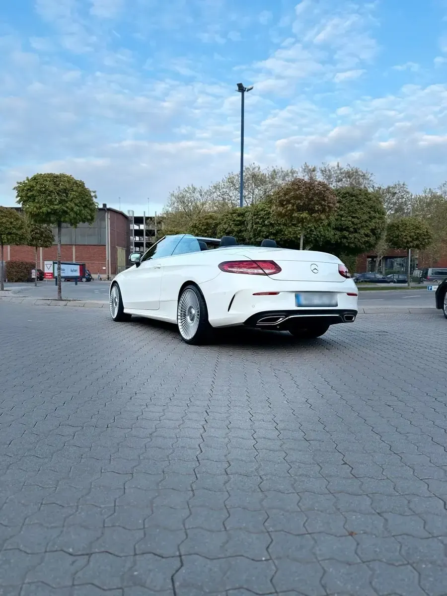 Gebraucht Mercedes C300 245 PS (180 kW) 2019 Weiß Cabrio