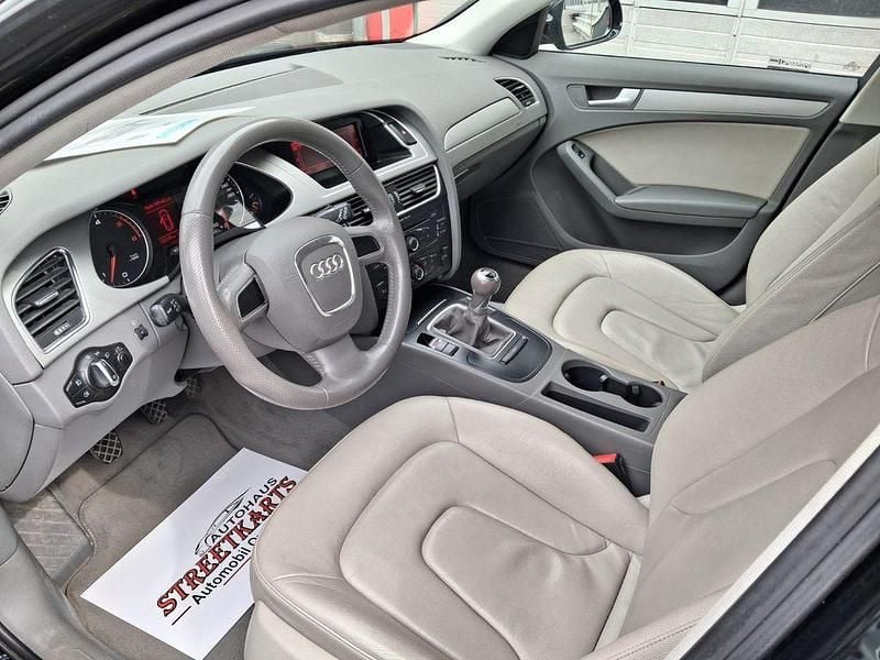 Gebraucht Audi A4 Attraction 190 PS (139 kW) 2012 Schwarz Kombi