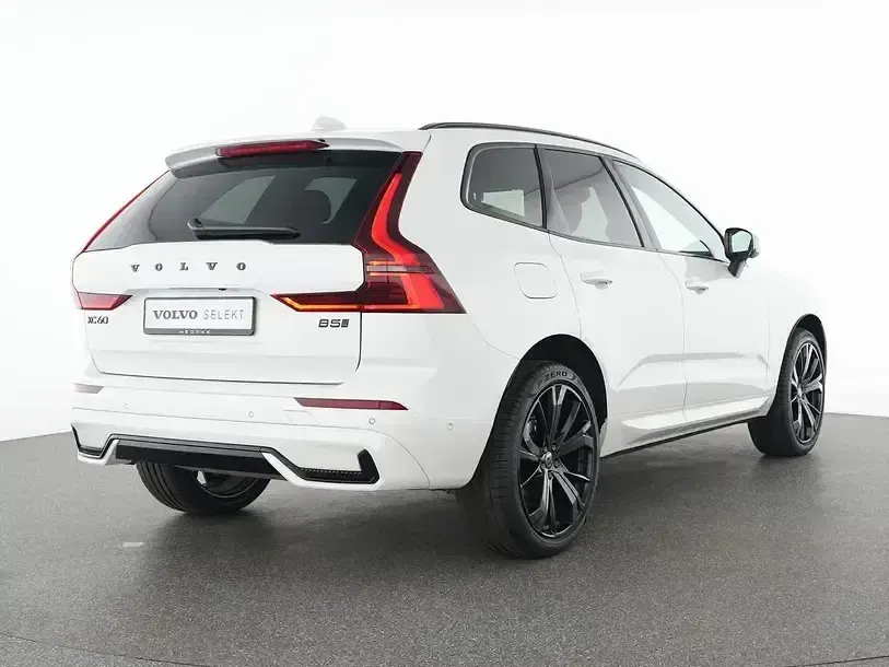 Gebraucht Volvo XC60 Plus 250 PS (183 kW) 2025 Weiß SUV