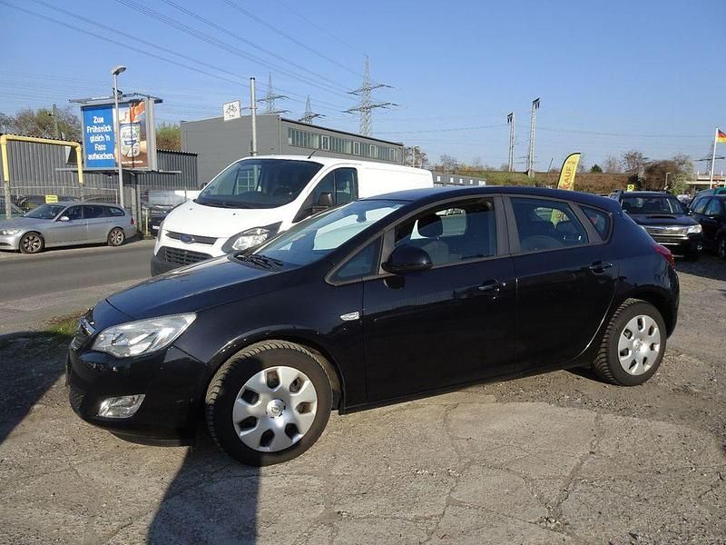 Gebraucht Opel Astra Selection 116 PS (85 kW) 2010 Schwarz Limousine