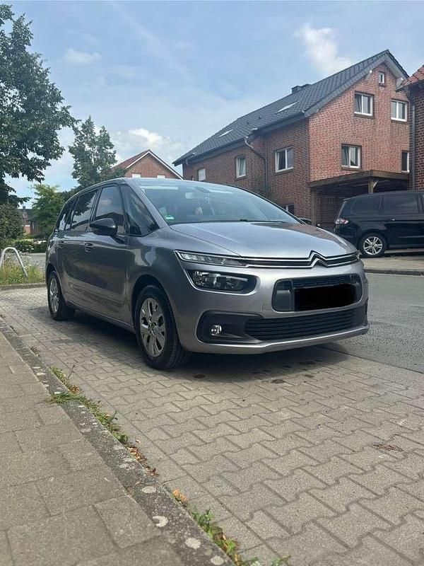 Grau Gebraucht 2021 Citroën C4 SpaceTourer Start Van / Kleinbus | 21.000 € (Etwas zu teuer) - Bild 1/4