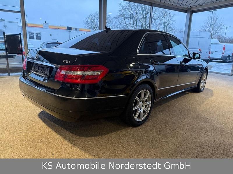 Gebraucht Mercedes E200 184 PS (135 kW) 2010 Schwarz Limousine