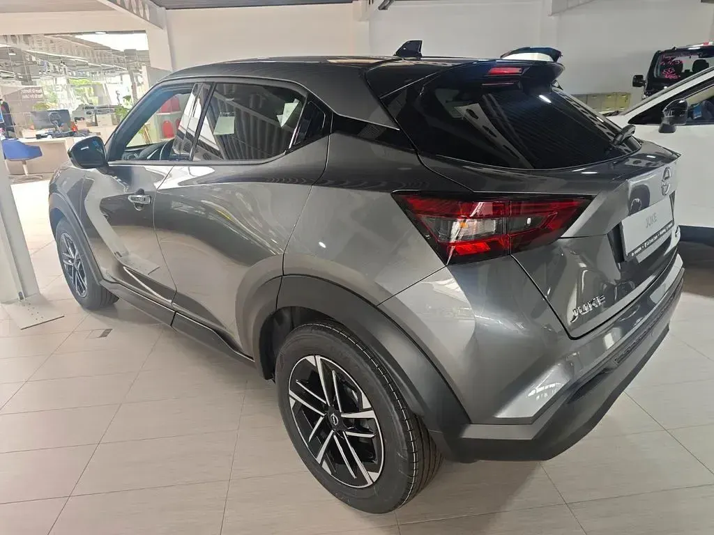 Neu Nissan Juke N-Connecta 114 PS (83 kW) 2026 Grau SUV