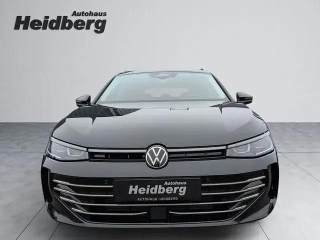Second-hand VW Passat Elegance 150 CP (110 kW) 2025 Negru Break