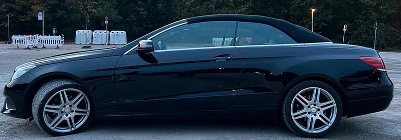 Gebraucht Mercedes E220 170 PS (125 kW) 2015 Schwarz Cabrio