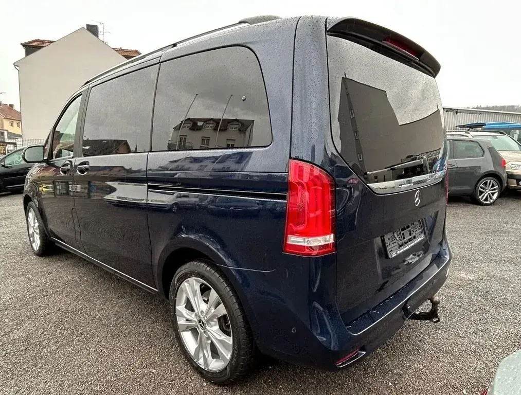 Gebraucht Mercedes V300 Night 237 PS (174 kW) 2021 Blau Van / Kleinbus