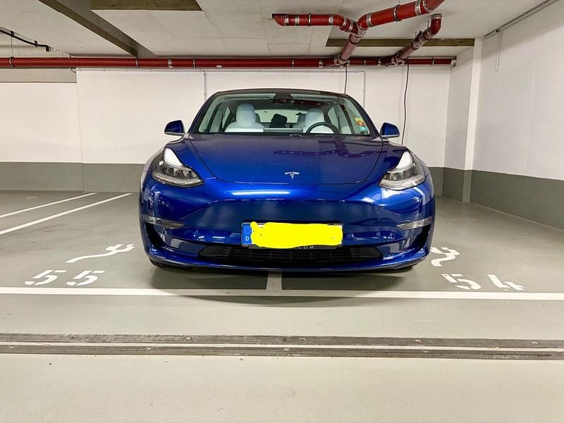 Blau Gebraucht 2019 Tesla Model 3 Limousine | 22.900 € (Guter Preis) - Bild 1/4
