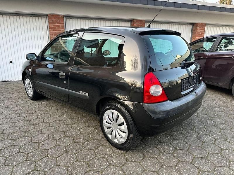 Gebraucht Renault Clio II 75 PS (55 kW) 2003 Schwarz Kleinwagen