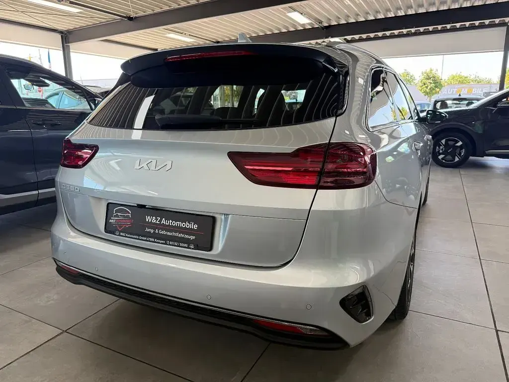 Gebraucht Kia Ceed 140 PS (102 kW) 2025 Silber Kleinwagen