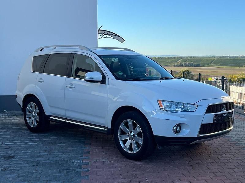 Weiß Gebraucht 2010 Mitsubishi Outlander Instyle SUV | 6.900 € (Fairer Preis) - Bild 1/4