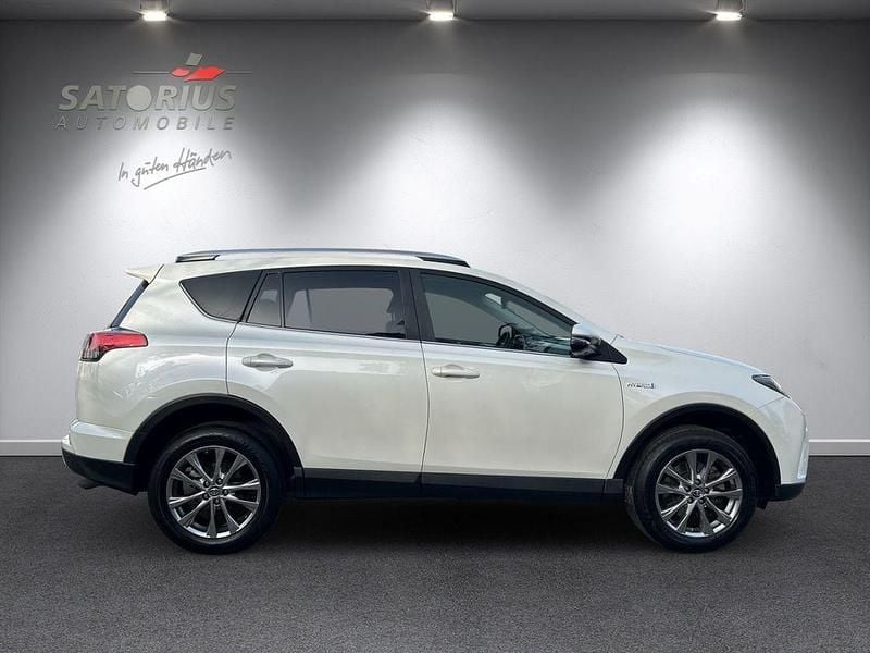 Gebraucht Toyota RAV4 Hybrid Basis 197 PS (144 kW) 2017 Novaweiß perleffekt SUV