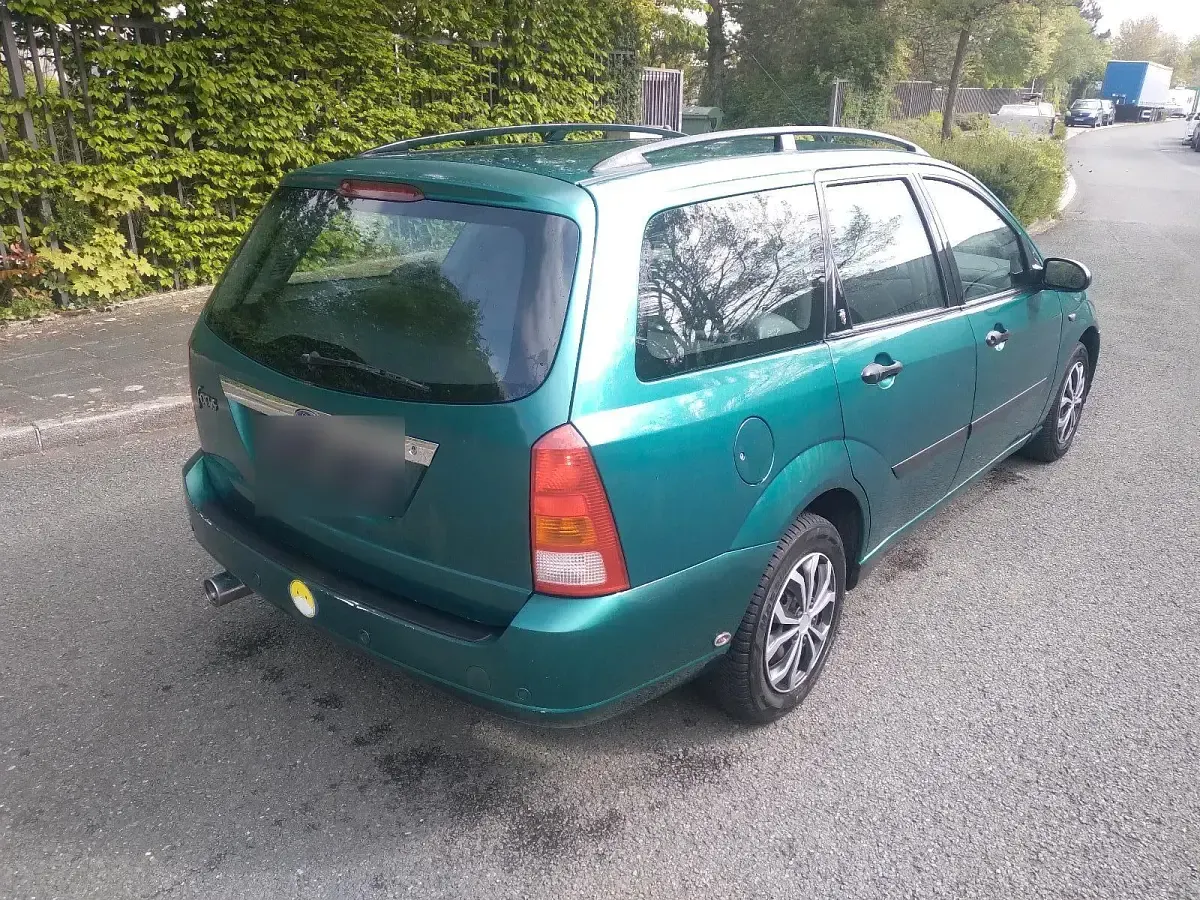 Gebraucht Ford Focus 115 PS (84 kW) 2000 Grün Kombi