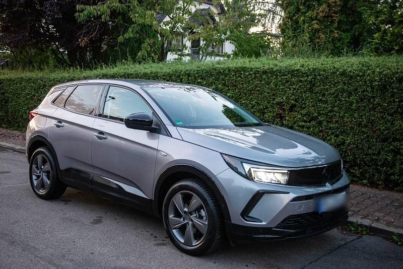 Grau Gebraucht 2023 Opel Grandland X SUV | 20.900 € (Guter Preis) - Bild 1/4