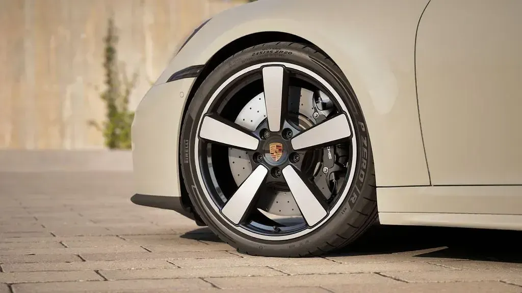 Neu Porsche 911 Carrera 4S 480 PS (353 kW) 2026 Grau Coupé