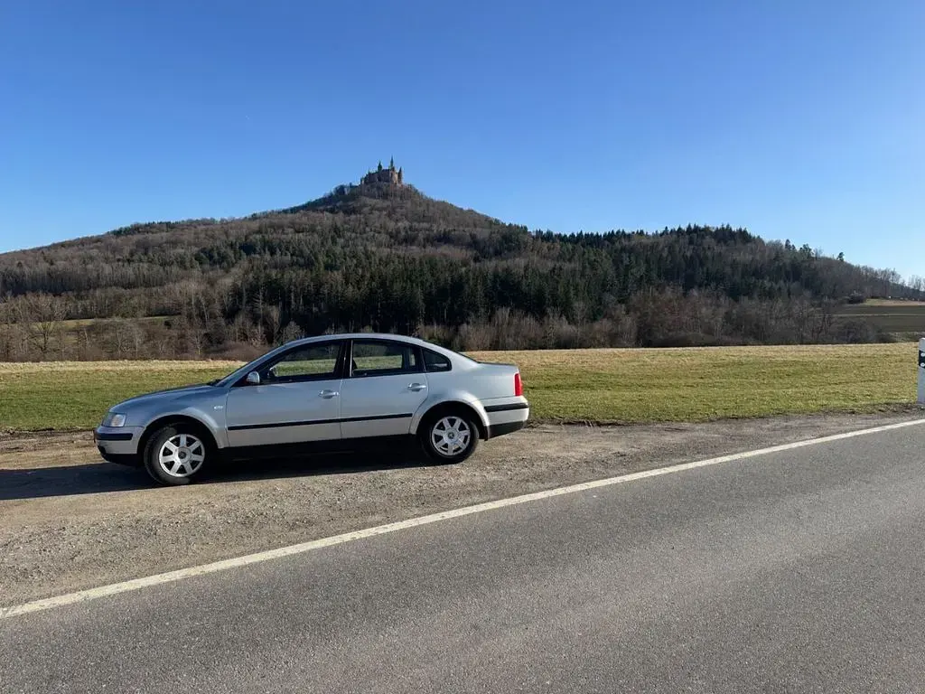 Usata VW Passat Basis 101 CV (74 kW) 1999 Argento Berlina