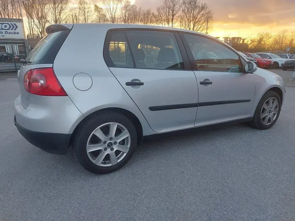 Gebraucht VW Golf IV Comfortline 102 PS (75 kW) 2004 Silber Limousine