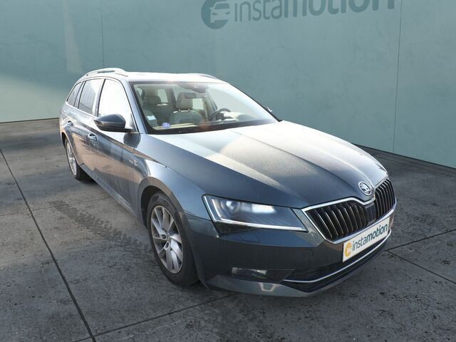 Grau Gebraucht 2019 Skoda Superb Style Kombi | 18.388 € (Fairer Preis) - Bild 1/2
