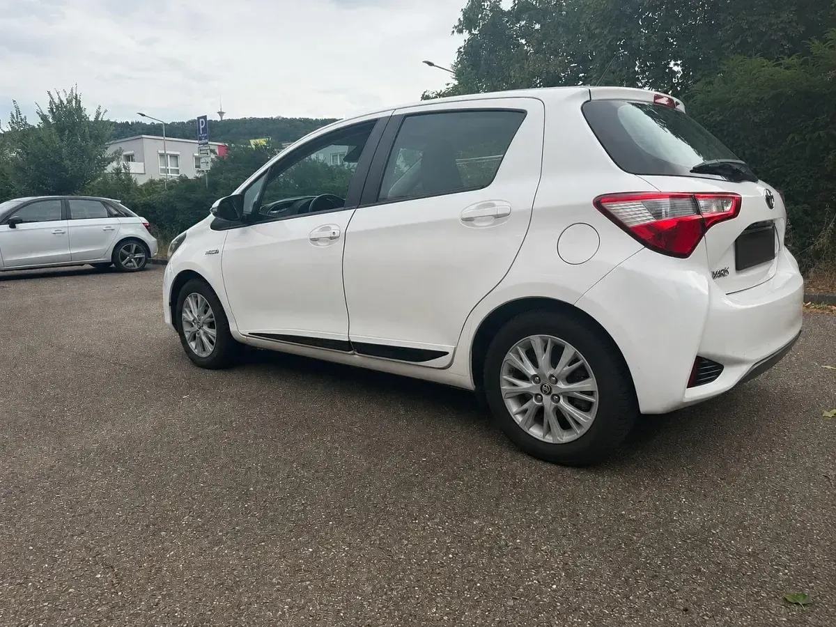 Gebraucht Toyota Yaris Team 73 PS (53 kW) 2018 Weiß Kleinwagen
