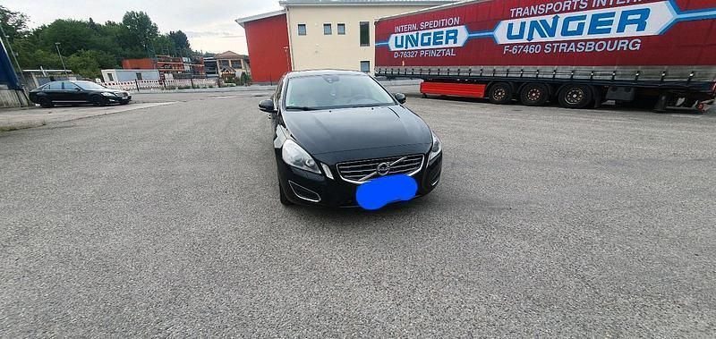 Schwarz Gebraucht 2011 Volvo V60 Kombi | 7.000 € (Teuer) - Bild 1/4