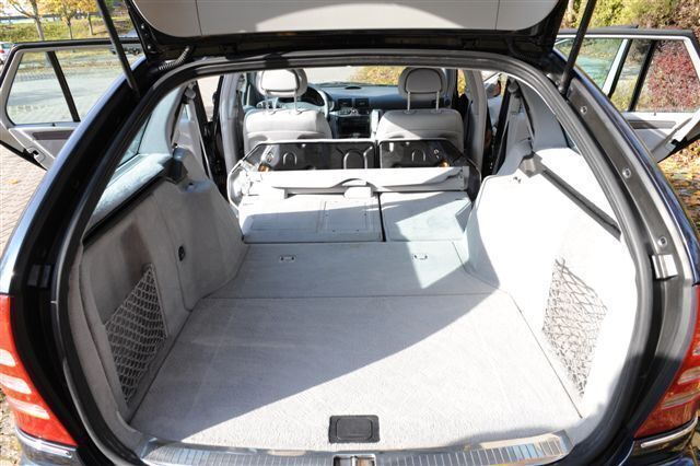 Gebraucht Mercedes C220 Avantgarde 143 PS (105 kW) 2002 Schwarz metallic Kombi